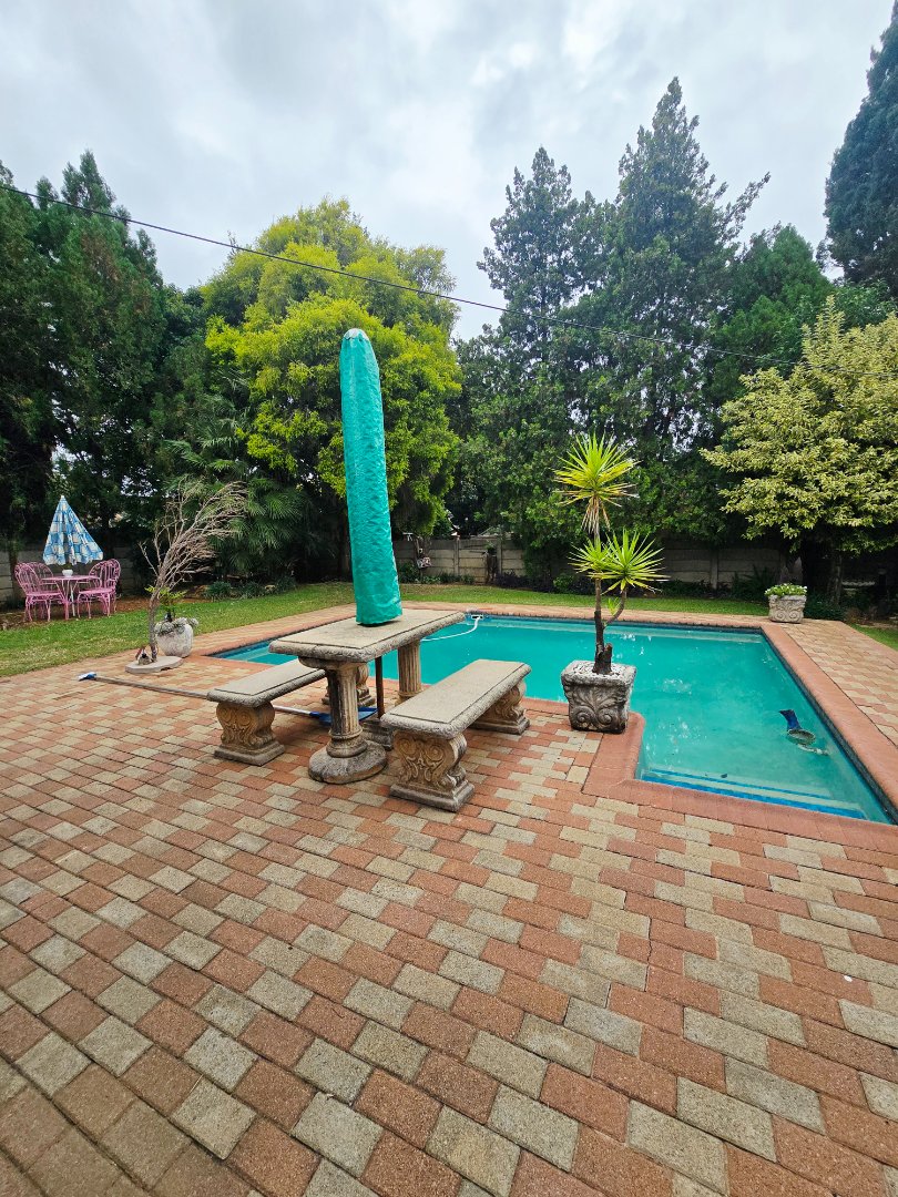 5 Bedroom Property for Sale in La Hoff North West